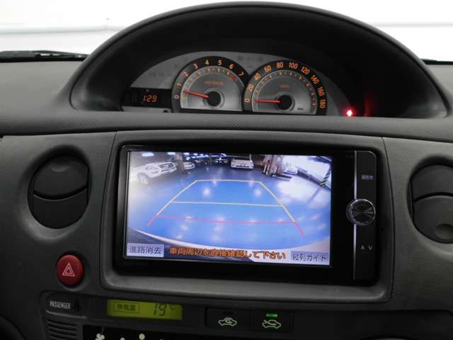 Toyota SIENTA 2014-03 184950-5