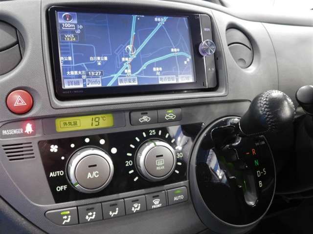 Toyota SIENTA 2014-03 184950-4