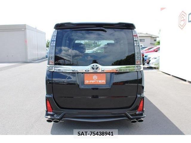 Toyota VOXY 2014-11 346732-7