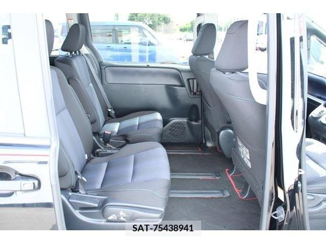 Toyota VOXY 2014-11 346732-13