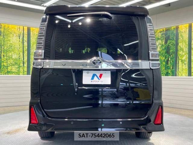 Toyota VOXY 2019-09 349987-16
