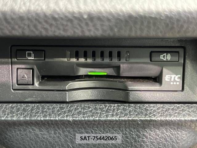 Toyota VOXY 2019-09 349987-6