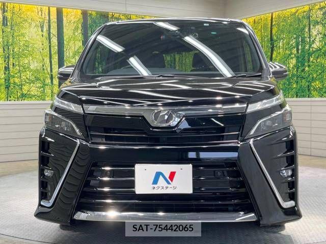 Toyota VOXY 2019-09 349987-15