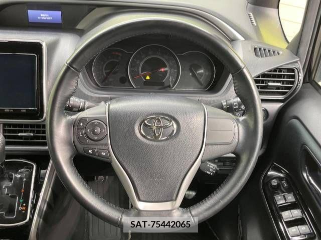 Toyota VOXY 2019-09 349987-12