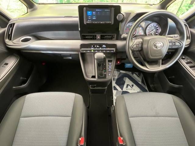 Toyota NOAH 2023-04 187352-1