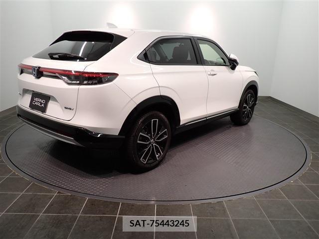 Honda VEZEL 2022-12 335926-3