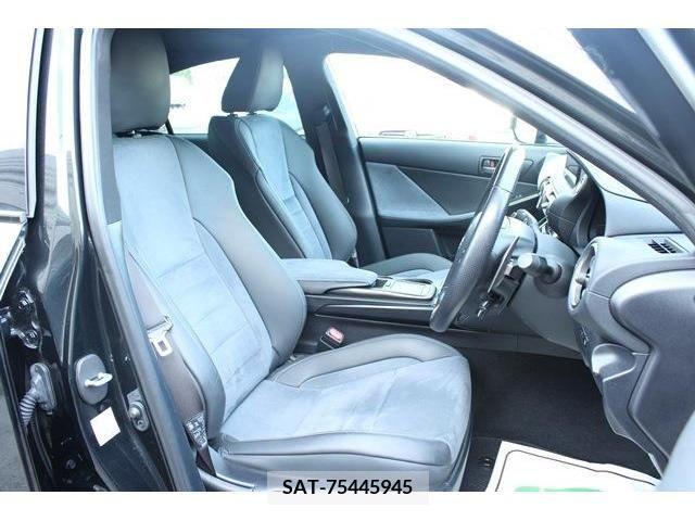 Lexus IS 2022-02 354328-13