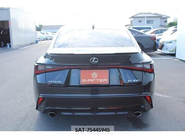 Lexus IS 2022-02 354328-8