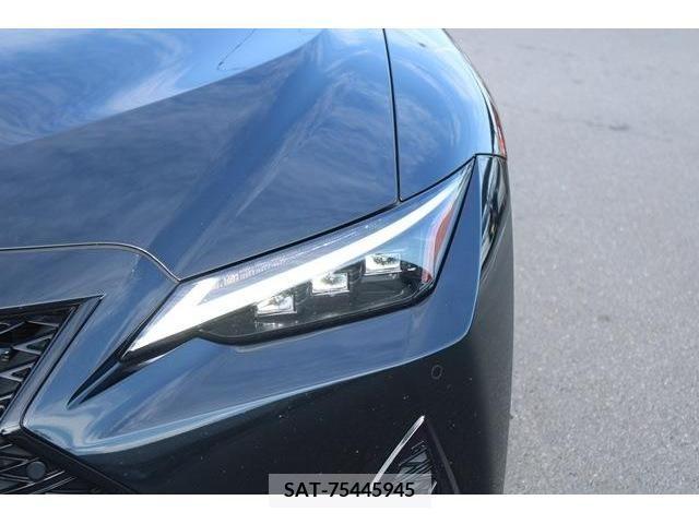 Lexus IS 2022-02 354328-10