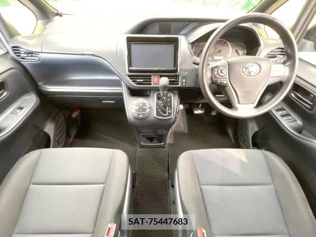 Toyota NOAH 2014-06 235261-1