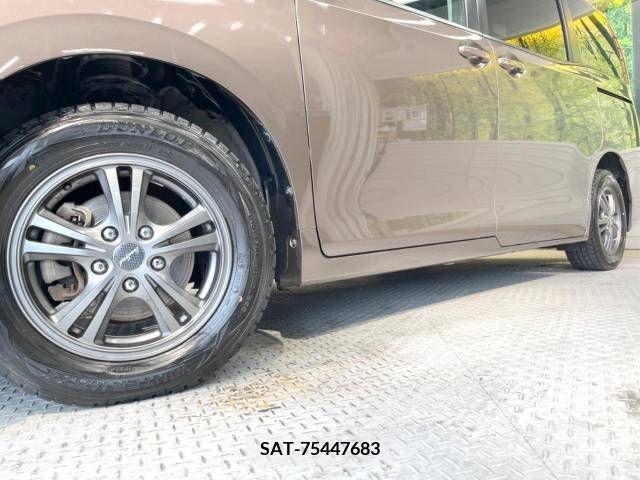 Toyota NOAH 2014-06 235261-13