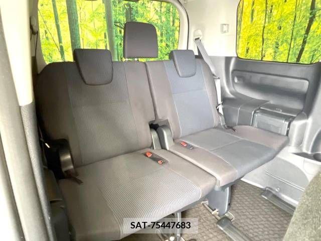 Toyota NOAH 2014-06 235261-10
