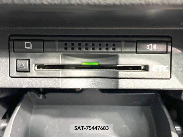 Toyota NOAH 2014-06 235261-5