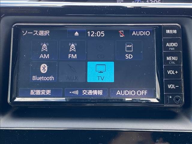 Toyota NOAH HYBRID 2019-05 15586-11