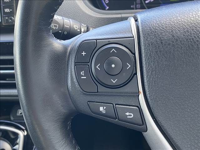 Toyota NOAH HYBRID 2019-05 15586-16