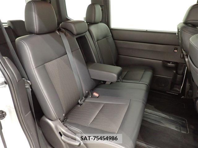 Honda STEP WGN 2022-07 368844-23