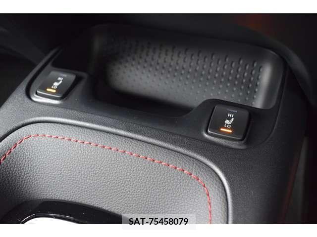 Toyota COROLLA 2023-11 213606-17