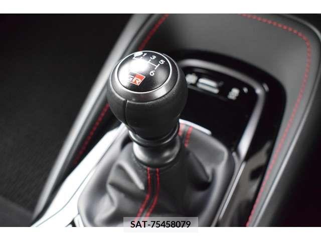 Toyota COROLLA 2023-11 213606-12