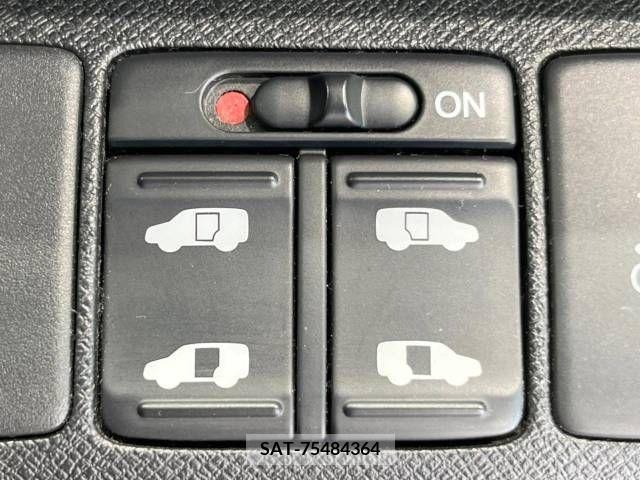 Honda STEP WGN 2012-04 368834-4