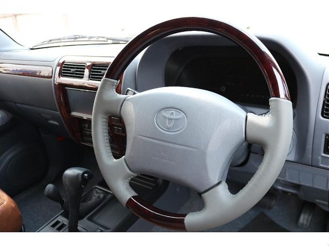 Toyota PRADO 2001-01 182589-18