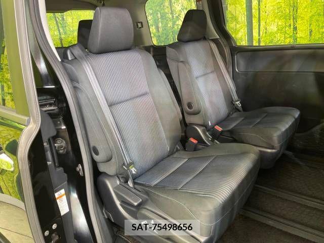 Toyota VOXY 2016-01 289121-9
