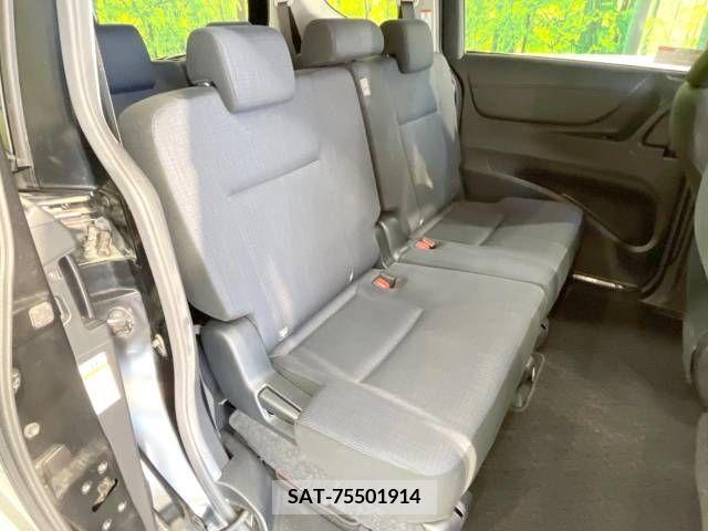Toyota SIENTA 2017-03 394045-9