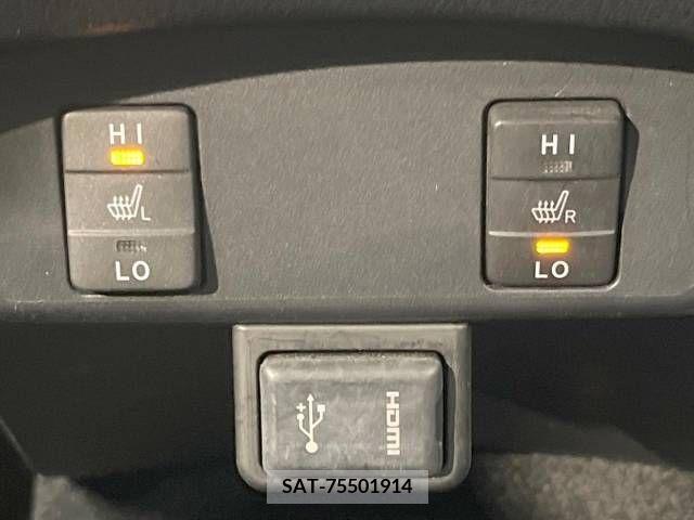 Toyota SIENTA 2017-03 394045-6
