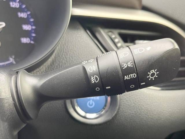 Toyota C-HR 2017-04 23956-10