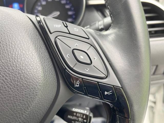 Toyota C-HR 2017-04 23956-2