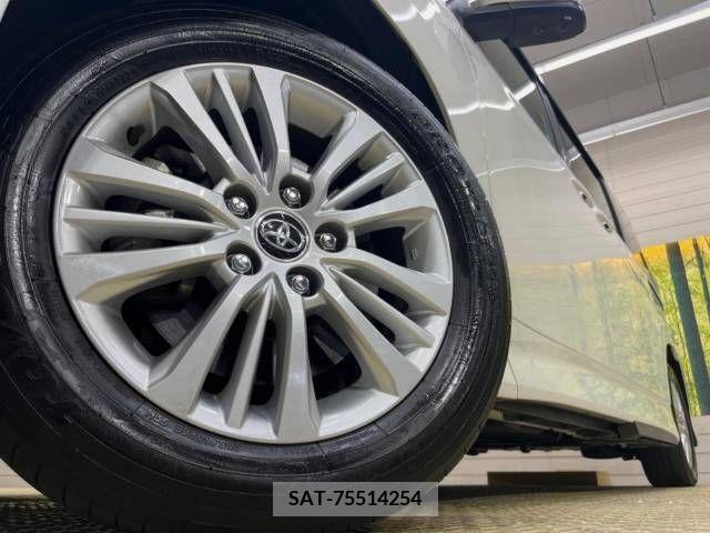 Toyota NOAH 2022-03 392812-14