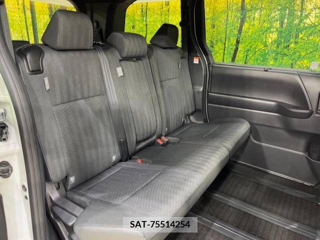 Toyota NOAH 2022-03 392812-9