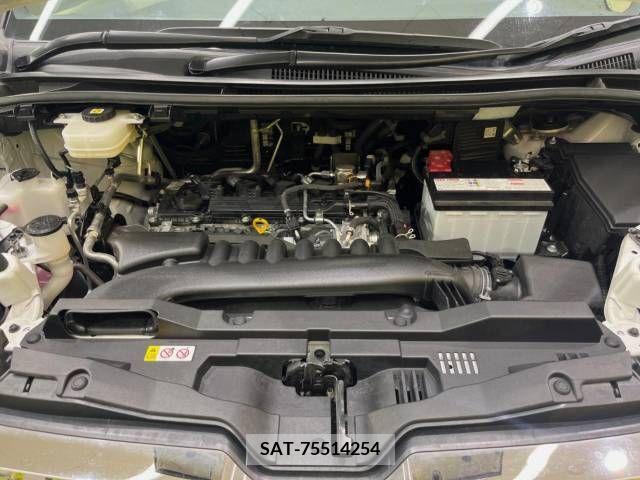 Toyota NOAH 2022-03 392812-19