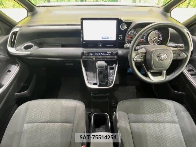 Toyota NOAH 2022-03 392812-1