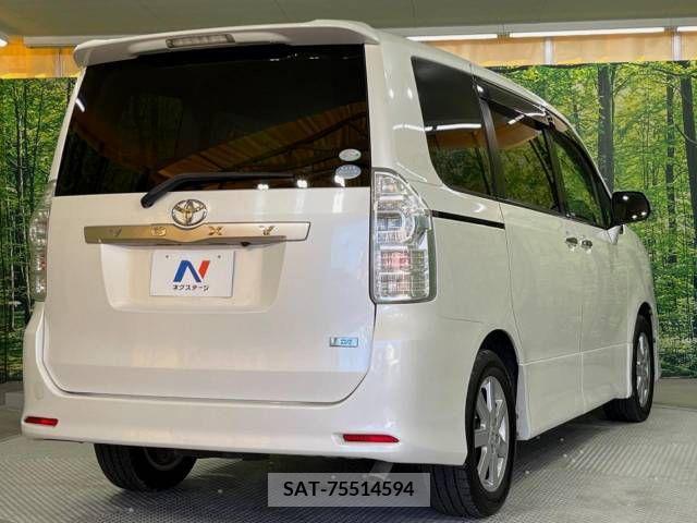 Toyota VOXY 2011-08 346812-17