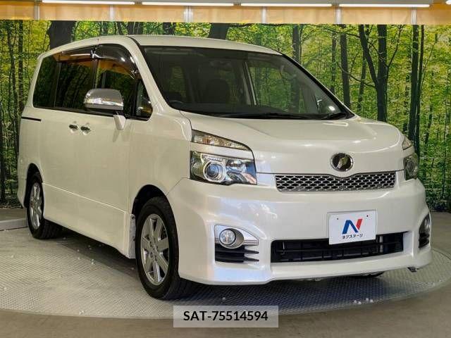 Toyota VOXY 2011-08 346812-16