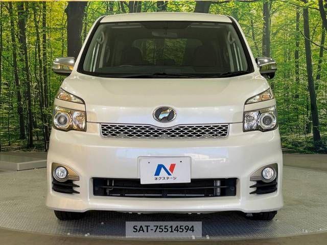 Toyota VOXY 2011-08 346812-14