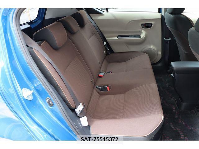Toyota AQUA 2013-08 395663-11