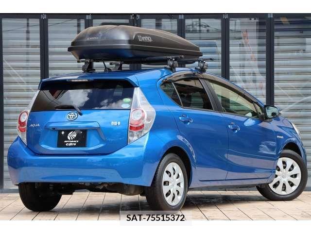 Toyota AQUA 2013-08 395663-2