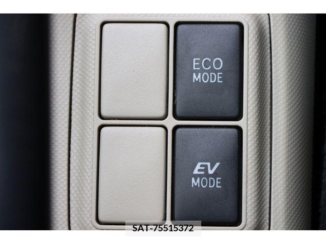 Toyota AQUA 2013-08 395663-16