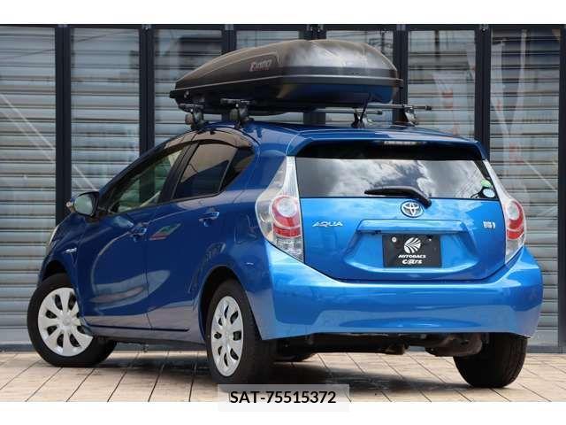 Toyota AQUA 2013-08 395663-7