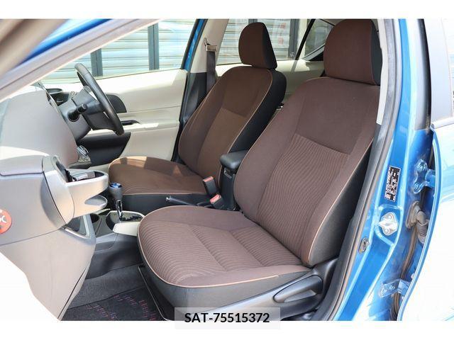 Toyota AQUA 2013-08 395663-10