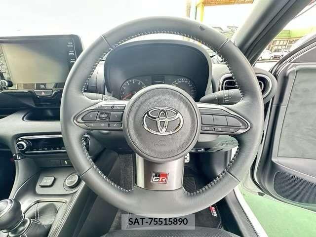 Toyota YARIS 2024-01 379652-11