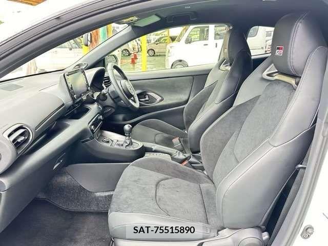 Toyota YARIS 2024-01 379652-2