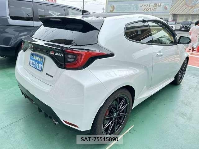 Toyota YARIS 2024-01 379652-5