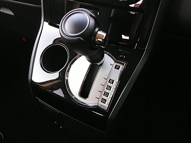 Mitsubishi DELICA D5 2017-08 193487-5