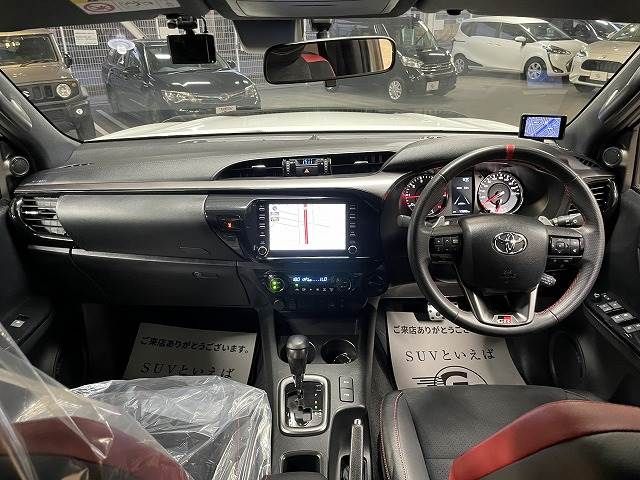 Toyota HILUX 2022-06 15204-1