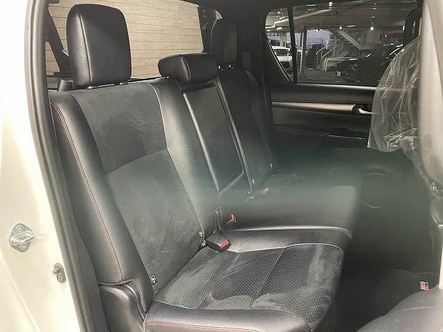 Toyota HILUX 2022-06 15204-8