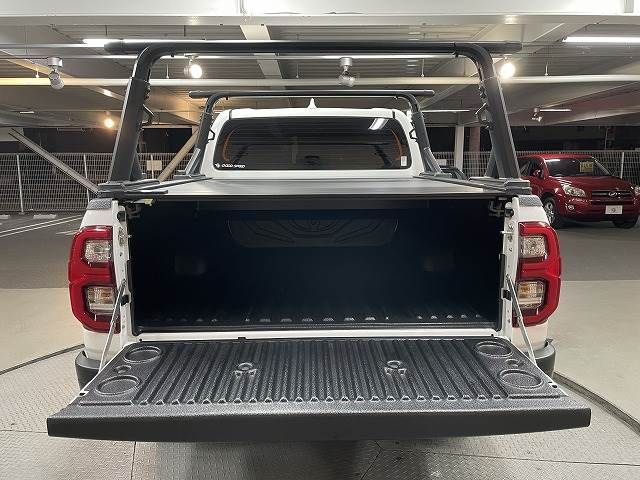 Toyota HILUX 2022-06 15204-19