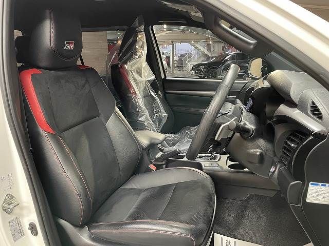 Toyota HILUX 2022-06 15204-7