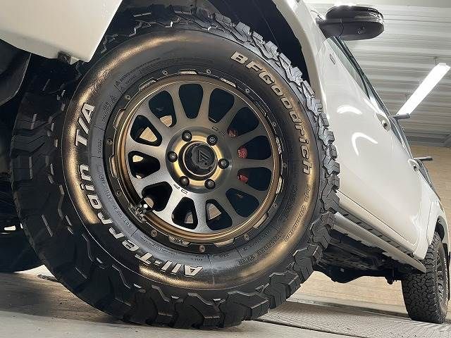 Toyota HILUX 2022-06 15204-10